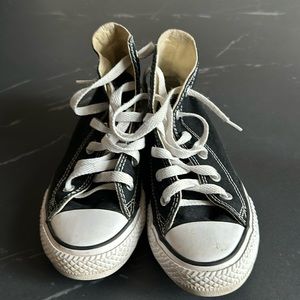 Great condition. Converse.